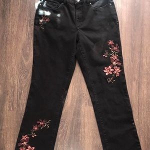 〔charter club floral embroidered blue jeans〕